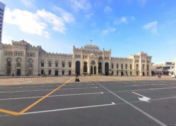 Bu ərazidə də ödənişli parklanma sistemi tətbiq edildi