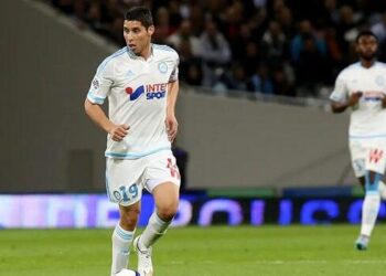 Tanınmış futbolçu öldü