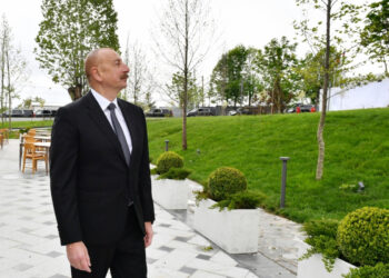 Prezident İlham Əliyev Bakıda yeni salınan parkda…