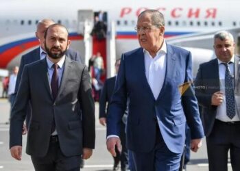 Lavrovun Mirzoyana “maskalı it” sualı gündəm oldu