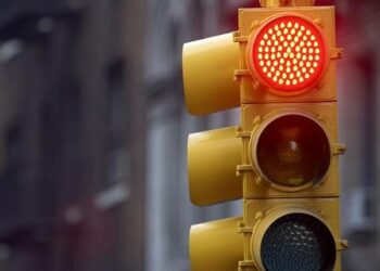 Bu küçələrdə işıqforun yaşıl işığının müddəti artırıldı