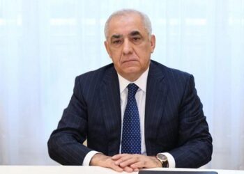 Əli Əsədov yeni qərar imzaladı