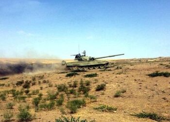 Ordumuz “düşmən”in döyüş mövqelərini məhv etdi – Video