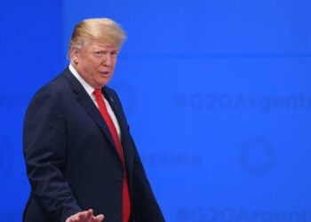 Tramp Avropada ən böyük adanı almaq üçün hərəkətə keçdi