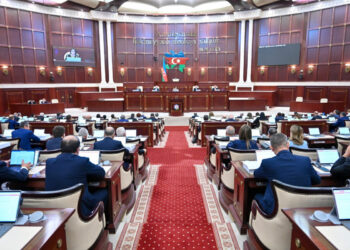 Milli Məclisdə 2025-ci il üçün büdcə zərfinin müzakirəsi başlayıb