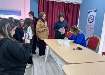 VHP-çi yazar Aysel Xanlarqızının daha bir uğuru: Türkiyədə imza günü keçirilib