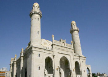 Məscidlərdə təyyarə qəzasının qurbanları anıldı