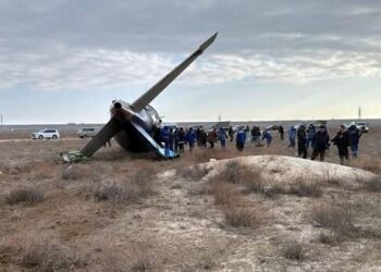 Kapitan niyə sərnişinləri ön tərəfə toplayıb?