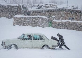 Zəncanda məktəblər bağlandı