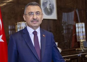 Fuad Oqtay Azərbaycana gəldi