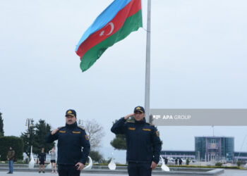 Təyyarə qəzasında həlak olanların xatirəsi bir dəqiqəlik sükutla yad olunub – FOTOLENT