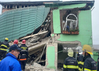 Vüqar Həşimovun valideynlərinin evində partlayış: Ata-anasının vəziyyətləri ağırdır