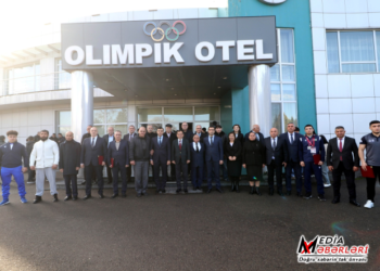 İcra başçısı Prezidentin fərdi təqaüdünə layiq görülmüş Ramiz Tağıyevi və 2024-cü ildə nailiyyət qazanmış bir qrup idmançını Fəxri Fərmanla təltif edib