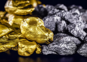 Əmtəə bazarlarında qızıl və gümüşün qiyməti cüzi azalıb