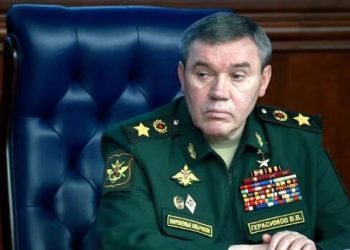 Gerasimov cəbhə xəttinə yollandı