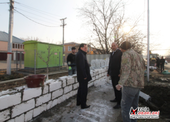 Qazaxda icra başçısı Nəriman Nərimanov yaşayış massivində aparılan abadlıq işləri ilə tanış olub