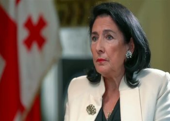 Zurabişvili hava limanında hücuma məruz qalıb