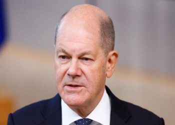 Şoltz: Ukraynaya sülhməramlı qoşun göndərmək barədə danışmaq hələ çox tezdir