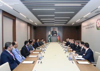 Ceyhun Bayramov Pakistan Senatının sədri ilə görüşüb