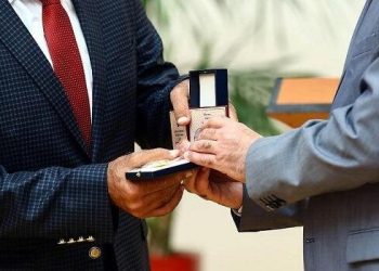 Azərbaycanda artıq fəxri adlar verilmir