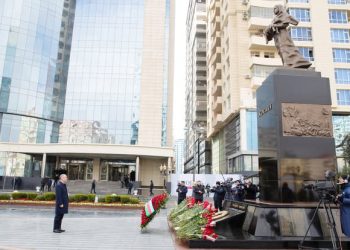 DTX əməkdaşları “Ana harayı” abidəsini ziyarət ediblər – FOTO