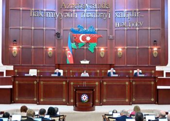 Milli Məclisin iclası başlayıb