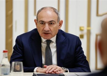 Paşinyan: Ermənistanda kadr böhranı və insan resursları çatışmazlığı var