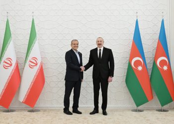 Azərbaycan və İran prezidentləri mətbuata bəyanatla çıxış edirlər