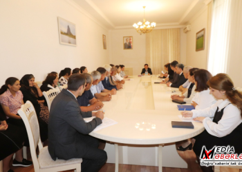 İcra başçısı çətin tərbiyə edilən bir qrup şagirdin valideyni ilə görüşüb