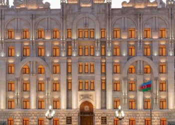 Vətəndaşa əzab verərək çəkiliş aparan iki dost həbs edildi