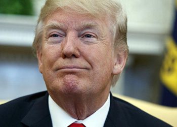 Trampı bu səfərdə azərbaycanlı iş adamı müşayiət edib