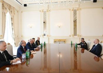 Prezident İlham Əliyev Türkiyənin milli müdafiə nazirini qəbul edib
