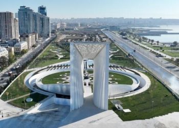 Yaşar Gülər Bakıda Zəfər parkını ziyarət etdi