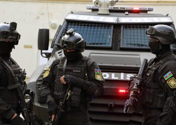 Polis “Sputnik Azərbaycan”ın Bakı ofisində əməliyyat keçirir