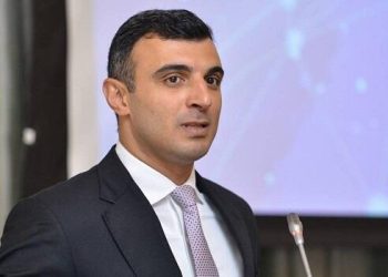 Baş bankirdən maaşını kartla alanlara müjdə