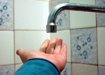 Əmircan susuz qalıb – içməli su əvəzinə Kür çayının bulanıq suyu verilir