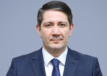 Maliyyə nazirinin müavini Anar Kərimov ƏƏSMN-də də müavindir?