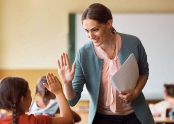 Təhsilimizdə uyğunsuz proqramlar – Azərbaycan məktəbləri və dünya təcrübəsi