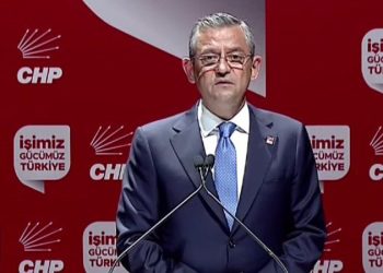 Özgür Özəl yenidən CHP sədri seçildi: Türkiyə siyasətində yeni dönəm