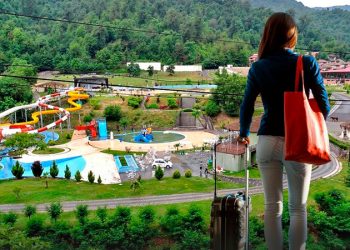 5 ildə bir milyondan çox azalma: Turistər Azərbaycana niyə gəlmir?