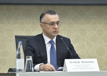 Nazir qalmaqallı prorektoru işdən çıxardı – Yerinə sabiq rəis gətirildi