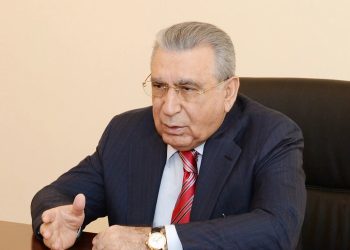 “Ev dustaqlığı”nın pərdəarxası: Ramiz Mehdiyev nə edə bilər, nə qadağandır?