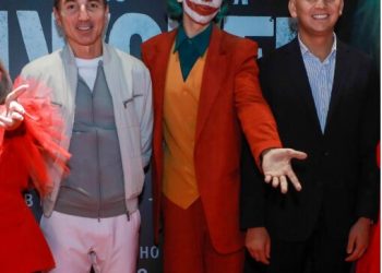 Həbs edilən dostu ilə fotolarını sildi