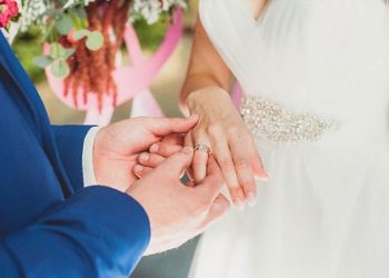 Bir sevgi, bir qaçış, bir nikah: Azərbaycanlılar niyə əcnəbilərlə evlənir?