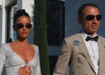 Adnan Əhmədzadənin həyat yoldaşı Azərbaycanı tərk etdi: mühafizə və sürücüylə… – “Londonda yaşayacaq”