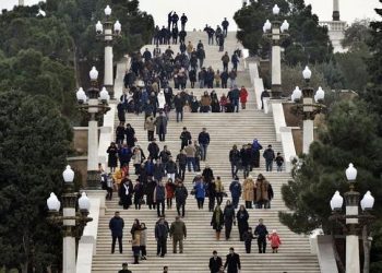 Azərbaycan: əhalinin təbii artımı 5,6 dəfə azalıb