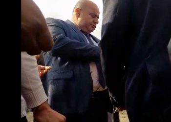 Masallıda bələdiyyə sədrini “fırıldaqçı” adlandırıb kənddən qovdular – YENİ VİDEO