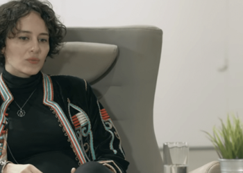 Əbülfəs Qarayevin qızı ÜZR İSTƏDİ