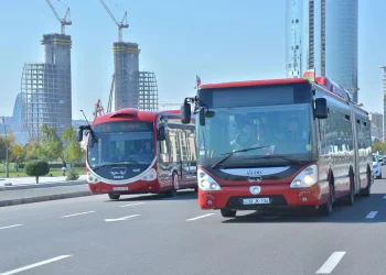 Bu küçədə hərəkət istiqaməti dəyişdirilir