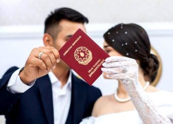 Azərbaycanda həyat yoldaşının soyadını qəbul edən KİŞİLƏR